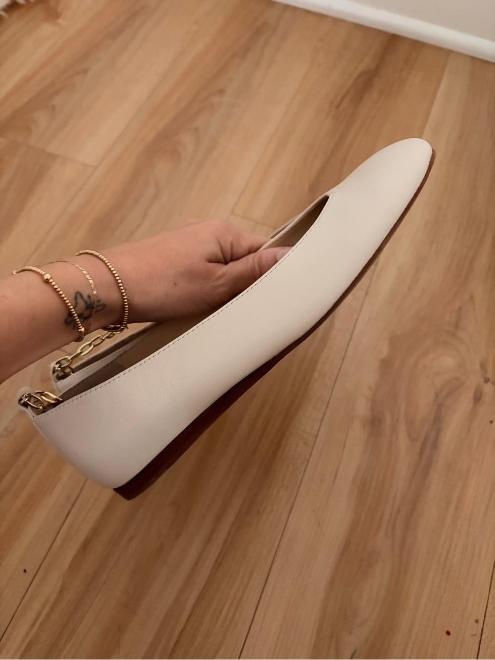 Dolce Vita Cream Ballet Flats with Decorative Anklet Chain - Picture 3 of 4
